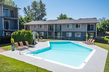 Seasonal swimming pool